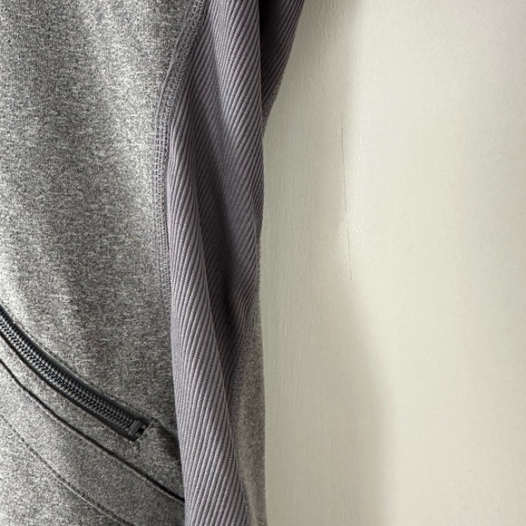 MPG fitted, zip up sweatshirt. Only worn a couple of times! - Picture 5 of 8